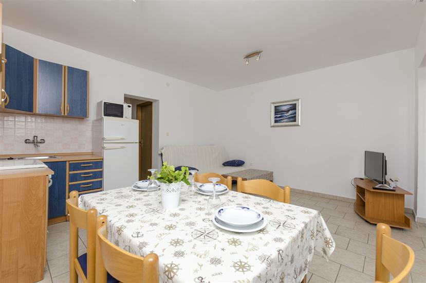 Apartment A1, for 5 persons