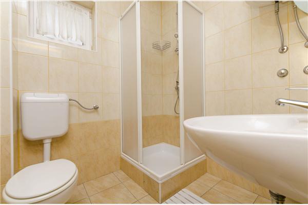 Apartment A1, for 5 persons