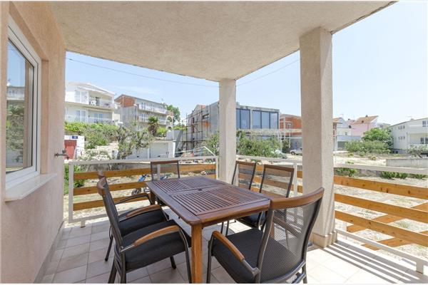 Apartment A2, for 5 persons