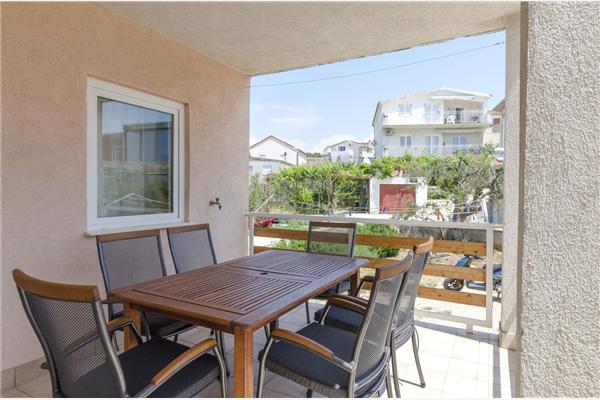 Apartment A2, for 5 persons