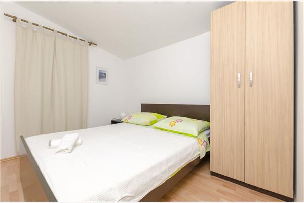 Apartment A4, for 5 persons