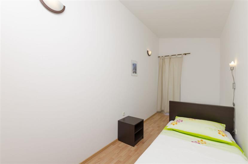 Apartment A4, for 5 persons
