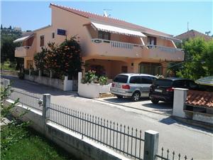 Appartement Split en Trogir Riviera,ReserverenIvankaVanaf 114 €