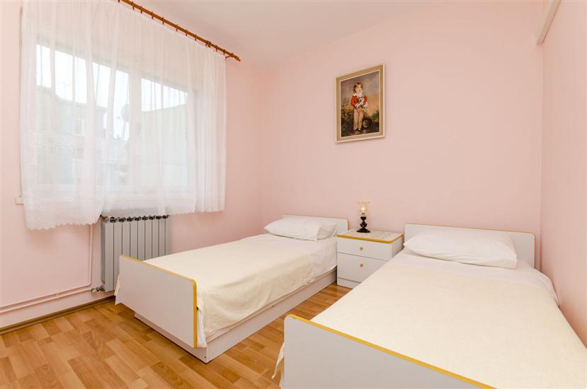 Apartment A2, for 6 persons