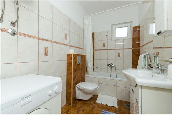 Apartment A2, for 6 persons