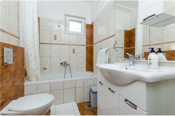 Apartment A2, for 6 persons