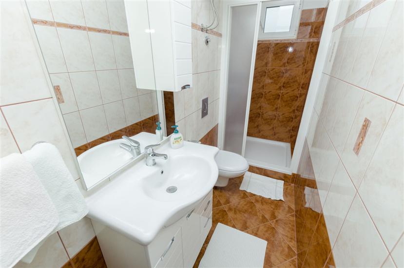 Apartment A2, for 6 persons