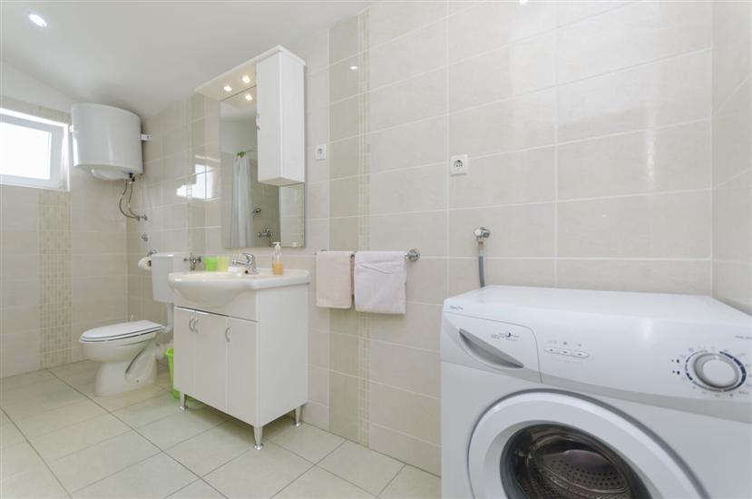 Apartment A2, for 5 persons