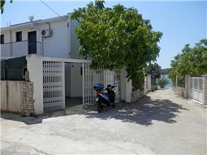 Location en bord de mer Riviera de Šibenik,RéservezŽivanaDe 192 €