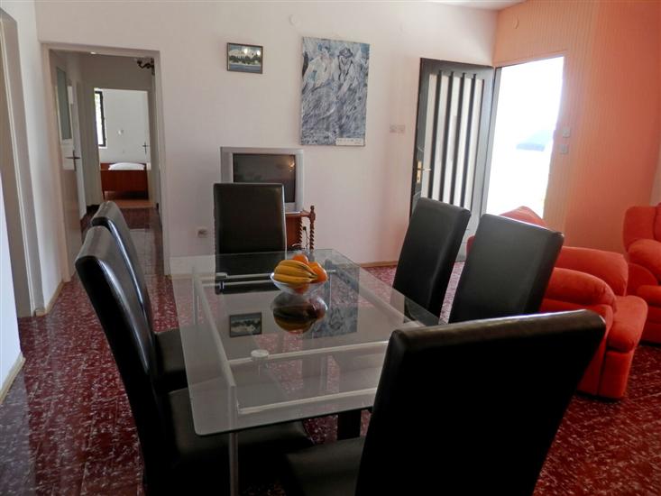 Apartment A1, for 6 persons