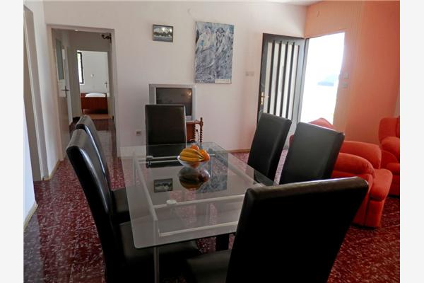 Apartment A1, for 6 persons