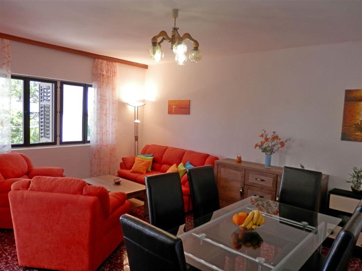 Apartment A1, for 6 persons