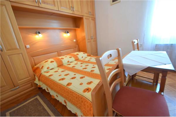 Room A2, for 2 persons