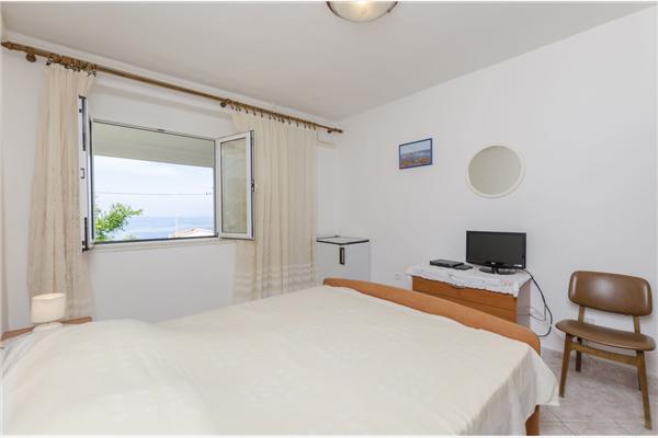 Room S1, for 2 persons