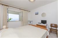 Room S1, for 2 persons