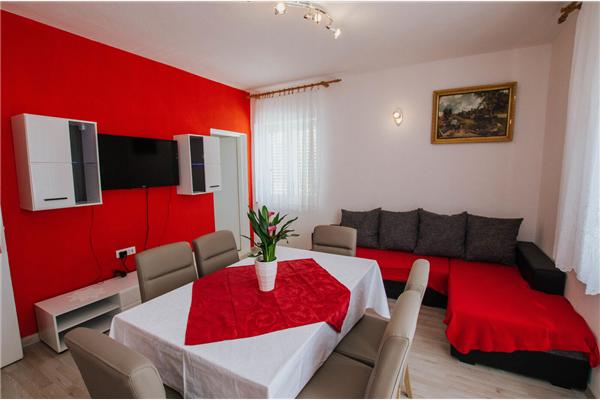 House K1, for 8 persons