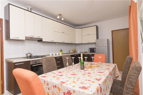 Apartment A1, for 8 persons