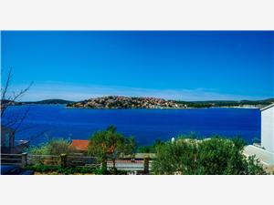 Alloggio vicino al mare Riviera di Šibenik (Sebenico),PrenotiVladovicDa 129 €