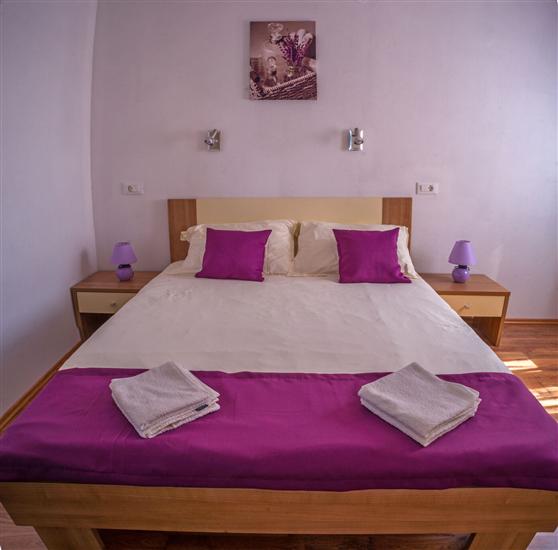 Apartment A1, for 5 persons