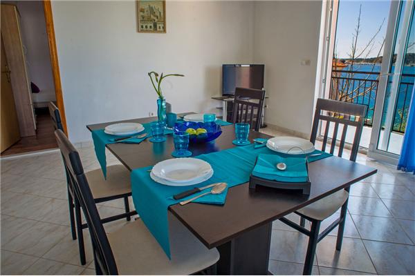 Apartment A1, for 5 persons