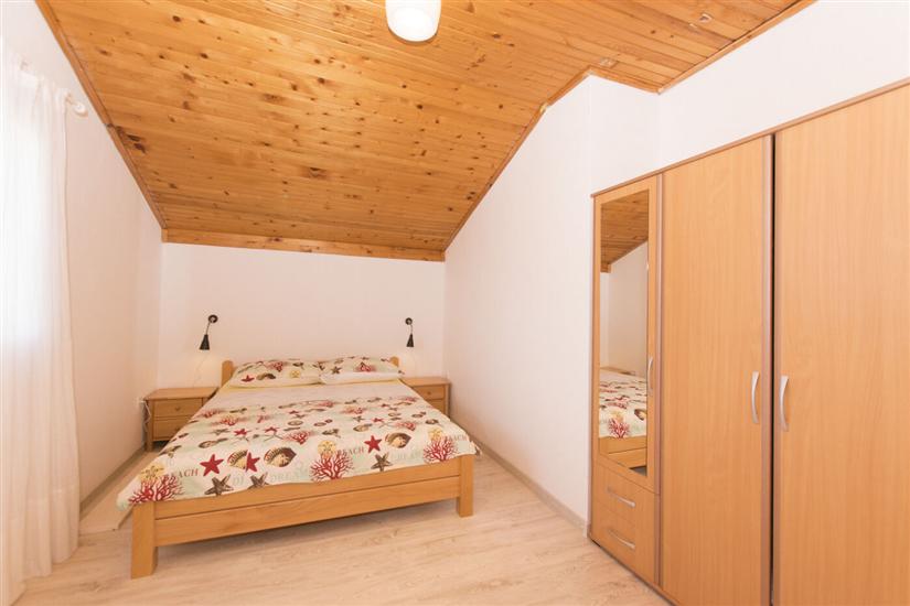 Apartment A3, for 5 persons