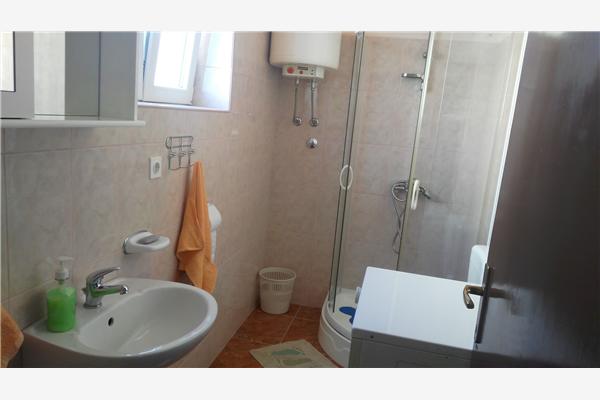 Hiša K1, na 6 osebe