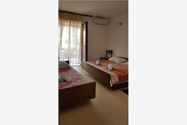 House K1, for 11 persons