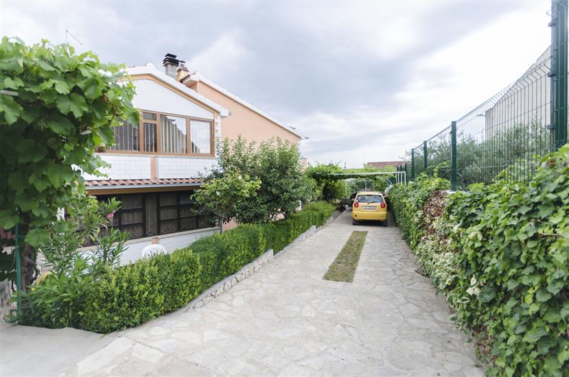 Apartman Peaceful green oasis