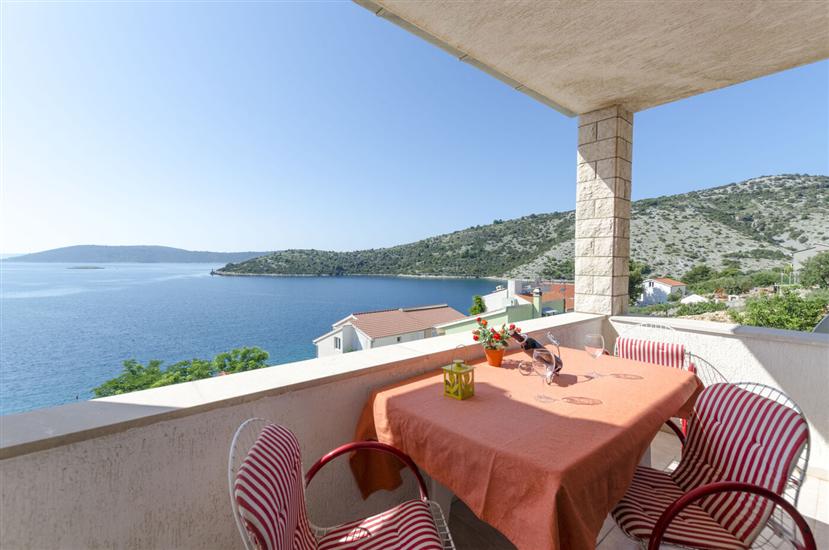 Apartment A1, for 4 persons