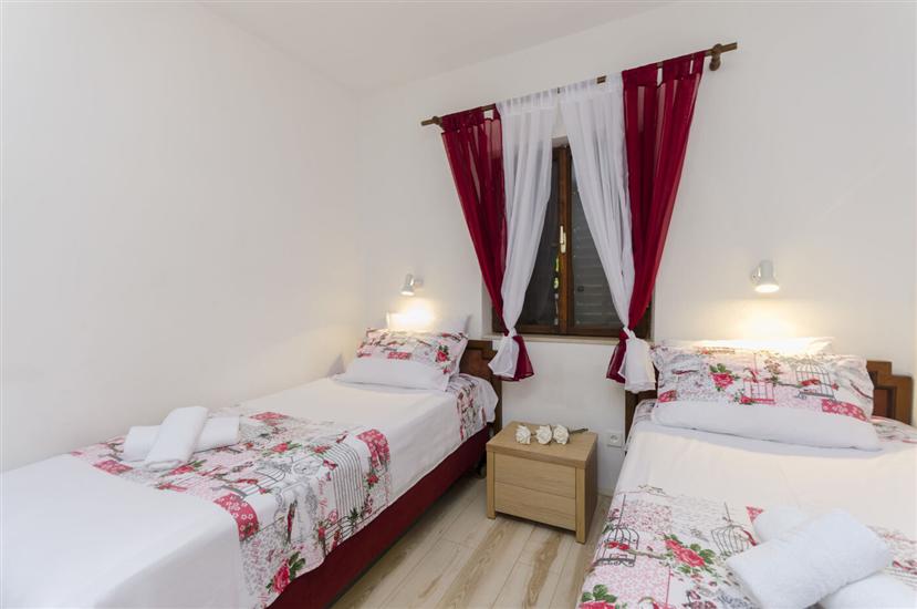 Apartment A1, for 5 persons