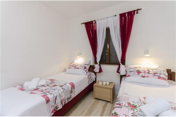 Apartment A1, for 5 persons