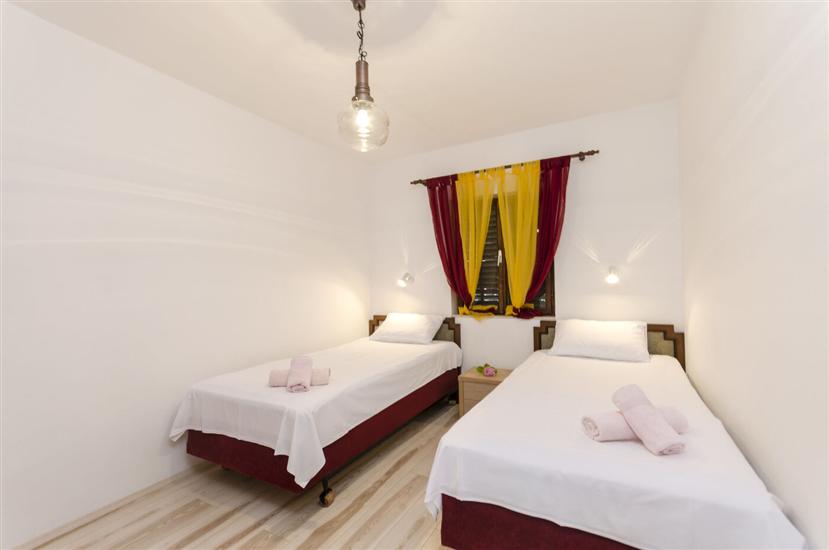 Apartment A1, for 5 persons