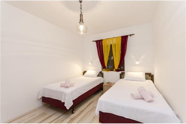 Apartment A1, for 5 persons