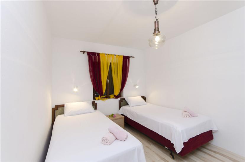 Apartment A1, for 5 persons