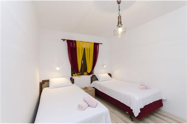 Apartment A1, for 5 persons