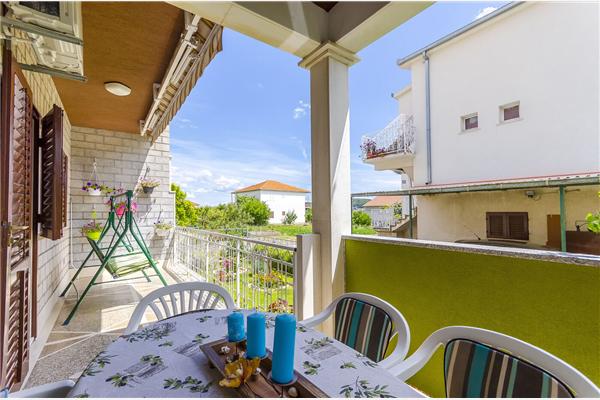 Apartment A1, for 5 persons