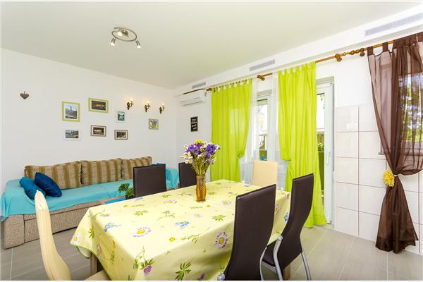 Apartment A1, for 5 persons