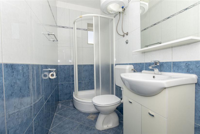 Apartment A4, for 6 persons