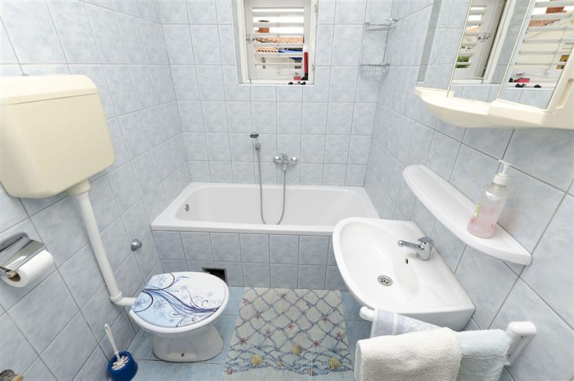 Apartment A2, for 4 persons