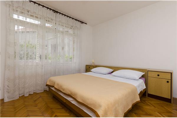 Apartment A1, for 5 persons