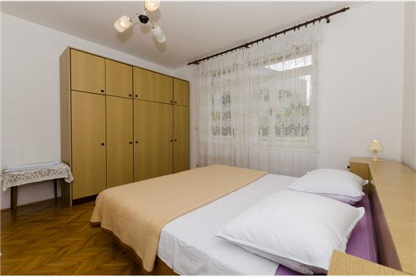 Apartment A1, for 5 persons