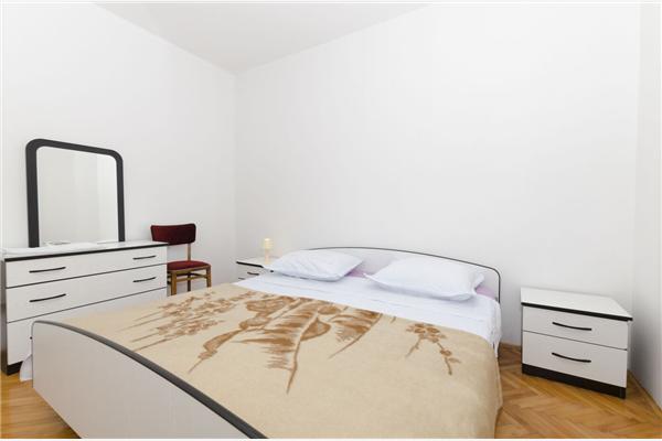 Apartment A1, for 5 persons