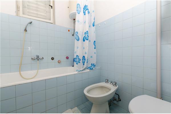 Apartment A1, for 5 persons