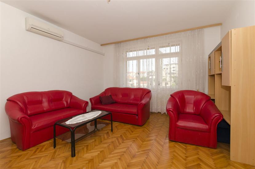 Apartment A1, for 5 persons