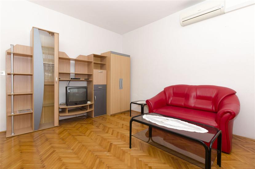 Apartment A1, for 5 persons