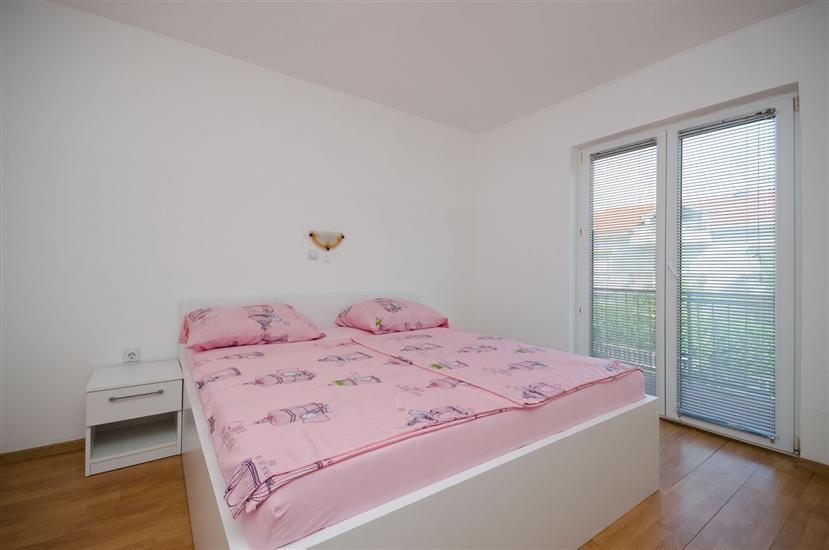 Apartment A2, for 8 persons