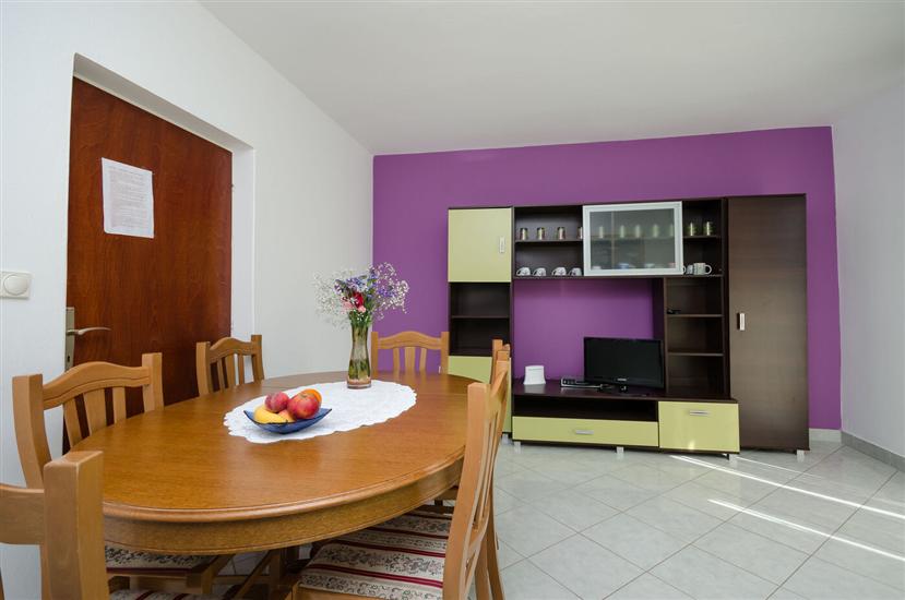 Apartment A2, for 8 persons