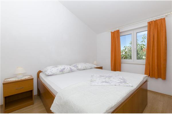 Apartment A1, for 5 persons