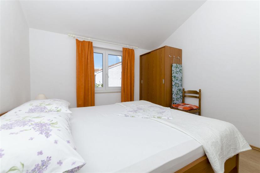 Apartment A1, for 5 persons