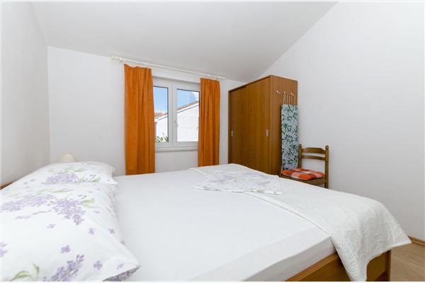 Apartment A1, for 5 persons